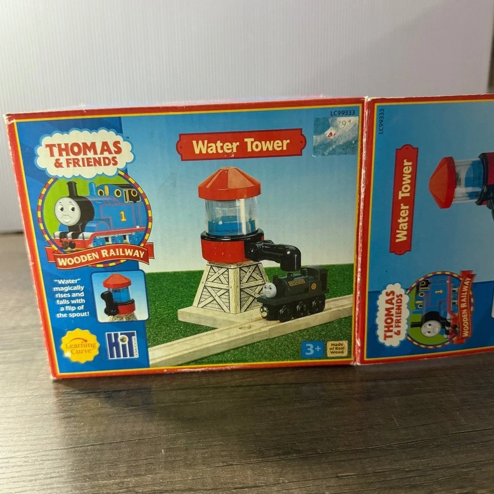 Thomas & Friends Water Tower Red Good 2001 Wooden Railway Gullane with Box
